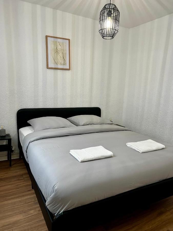 Appartements Rue Des Jardins แปร์ปินญอง ภายนอก รูปภาพ